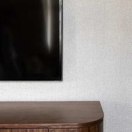 Ema House Serviced Superior Unterstrass Apartment *