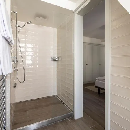 Ema House Serviced Superior Unterstrass Apartment