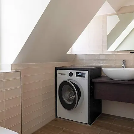 Ema House Serviced Superior Unterstrass شقة *