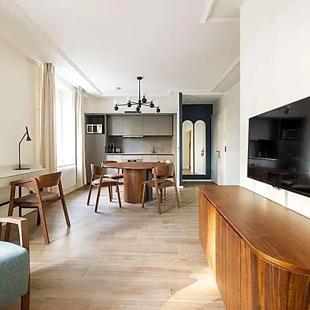 Ema House Serviced Superior Unterstrass شقة زيورخ