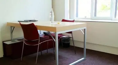 Ema House Serviced Superior Unterstrass Daire Zürih