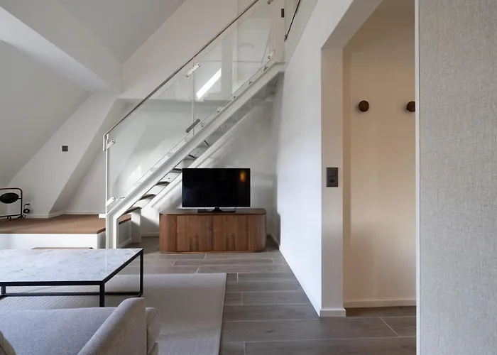 Ema House Serviced Superior Unterstrass Apartment *