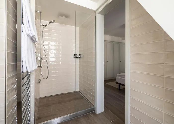 Ema House Serviced Superior Unterstrass Apartment