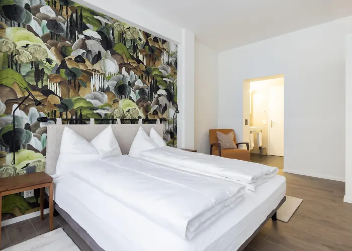 Ema House Serviced Superior Unterstrass Apartment *