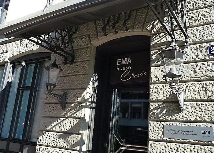Апартаменти Ema House Serviced Superior Unterstrass